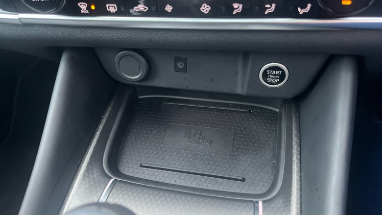 Nissan Qashqai 1.3 DiG-T MH N-Connecta 5dr Petrol Hatchback